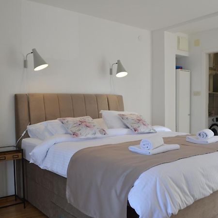 Apartmani Luan ヴィス エクステリア 写真