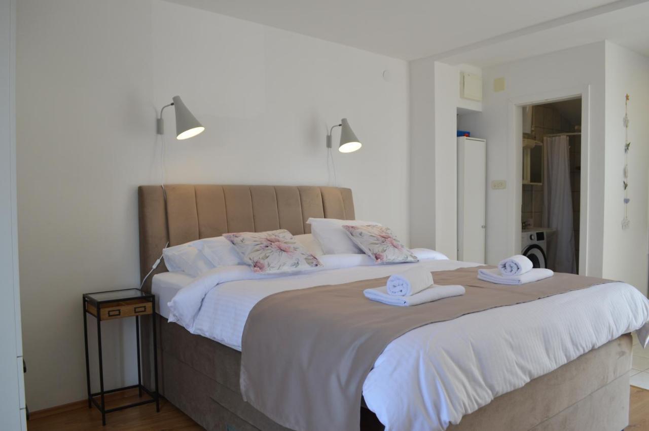 Apartmani Luan ヴィス エクステリア 写真