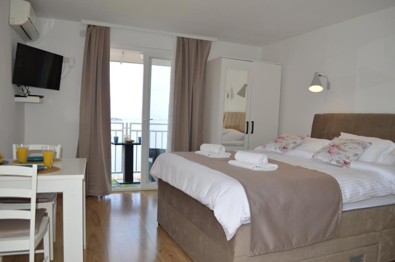 Apartmani Luan ヴィス エクステリア 写真
