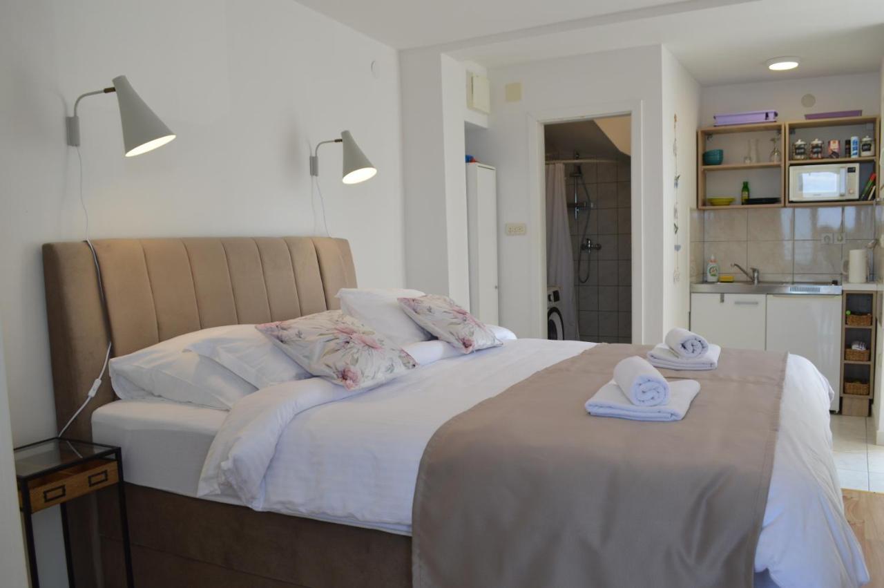 Apartmani Luan ヴィス エクステリア 写真