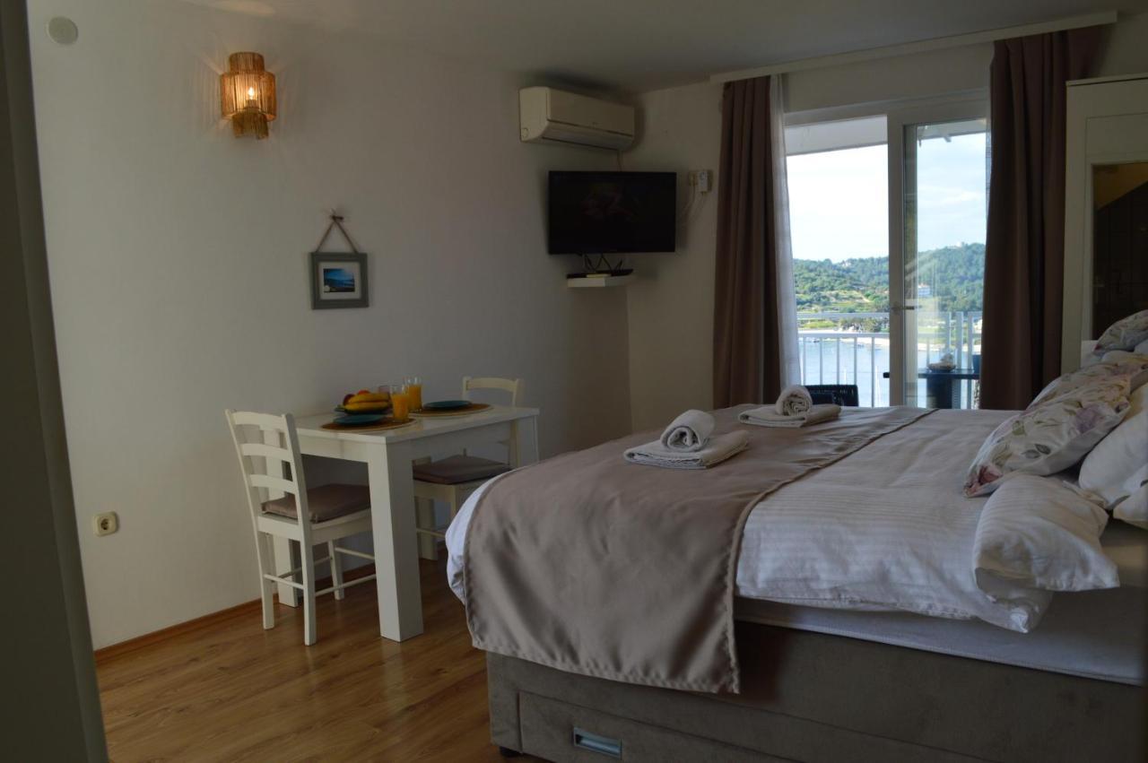 Apartmani Luan ヴィス エクステリア 写真